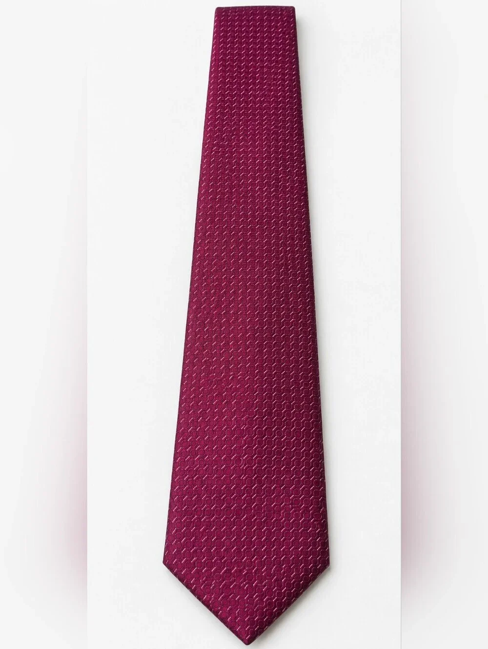 PERRY ELLIS 100% SILK TIE.